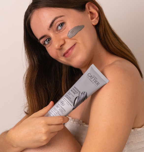 Visuel utilisation du masque argile noire Cattier