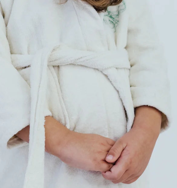 Visuel utilisation flacon gynea girl mousse ultra douce toilette intime girl Cattier