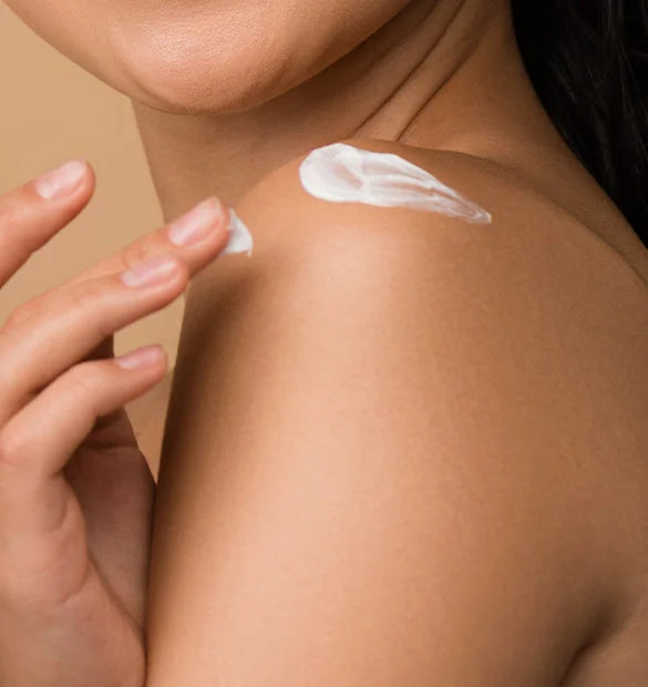 Visuel utilisation flacon lait corps modelant Cattier