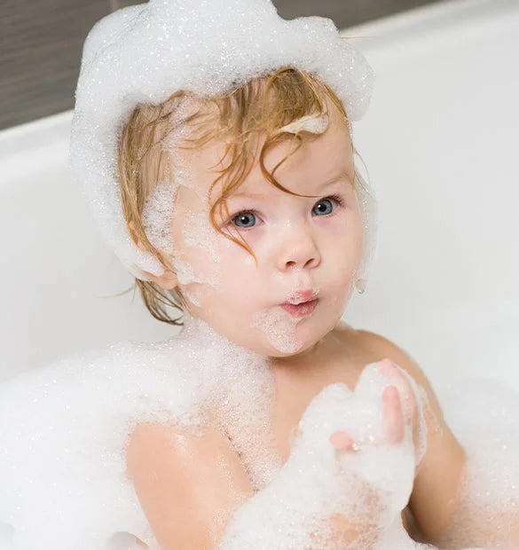 Visuel utilisation flacon shampoing douche 2 en 1 kids Cattier