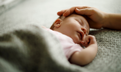 Pourquoi mon bébé est-il adepte des courtes siestes de 30 minutes ?