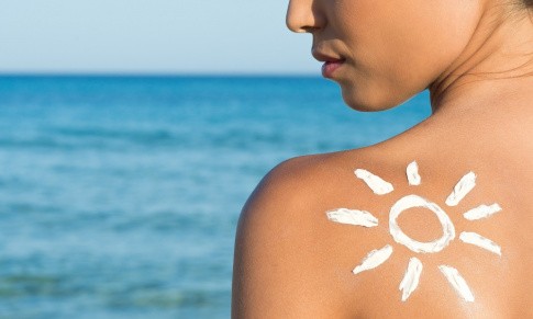 How do organic sunscreens work ?
